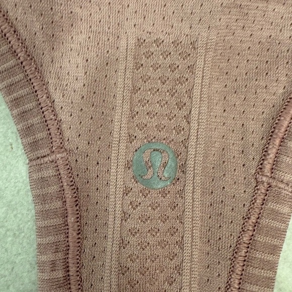 Lululemon Swiftly Tech Hip Length Racerback Tank in Quicksand Size 4 - Picture 9 of 10
